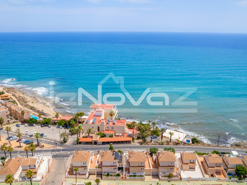 Villa mit vier Schlafzimmern in La Mata. #2088