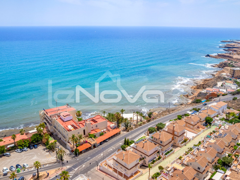 Villa mit vier Schlafzimmern in La Mata. #2088