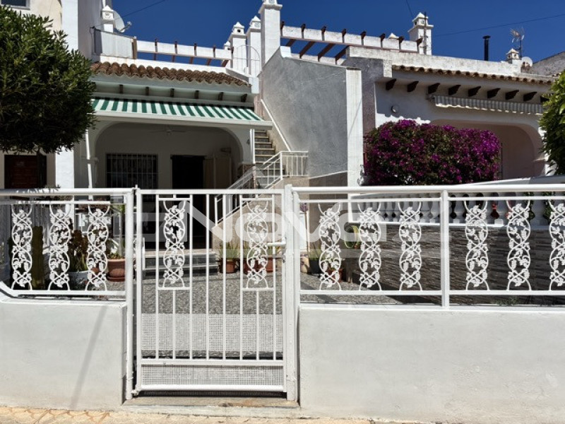 Bungaló egy hálószobával Orihuela Costa Campoamor Golf. #2093