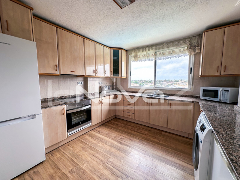 Oszałamiający penthouse z 3 sypialniami z solarium i widokiem na morze.. #954